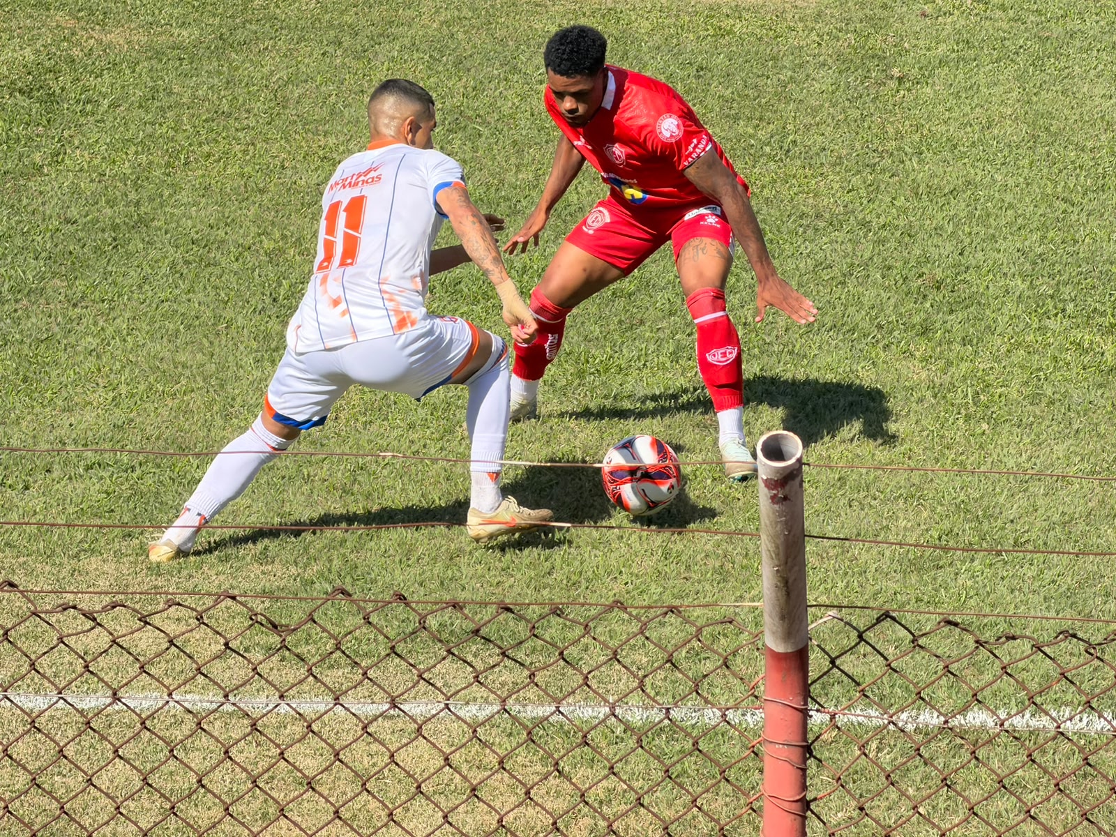 Valério esbarra na defesa do Coimbra e fica no empate em casa